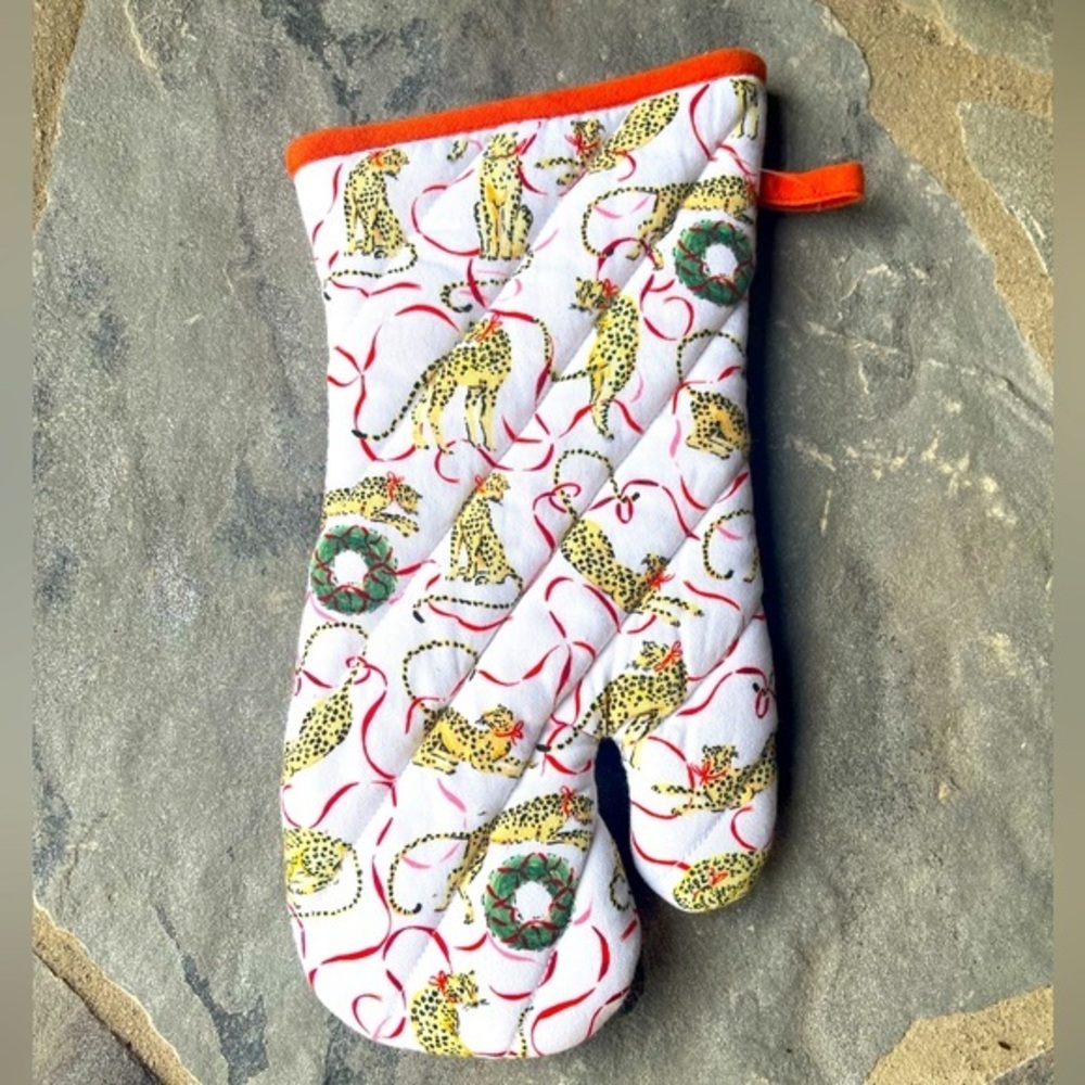 Anthropologie-Susannah Garrod 'Tis The Season oven Mitt
